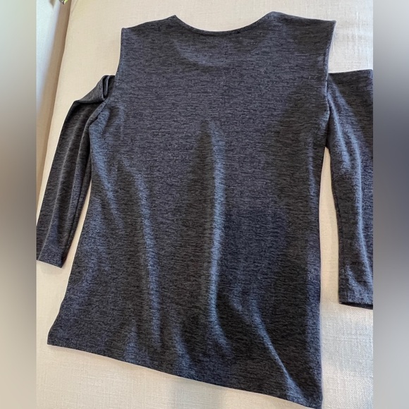 French Connection Shirt off shoulder sleeves Med Gray Preowned Good Condition - Picture 4 of 4